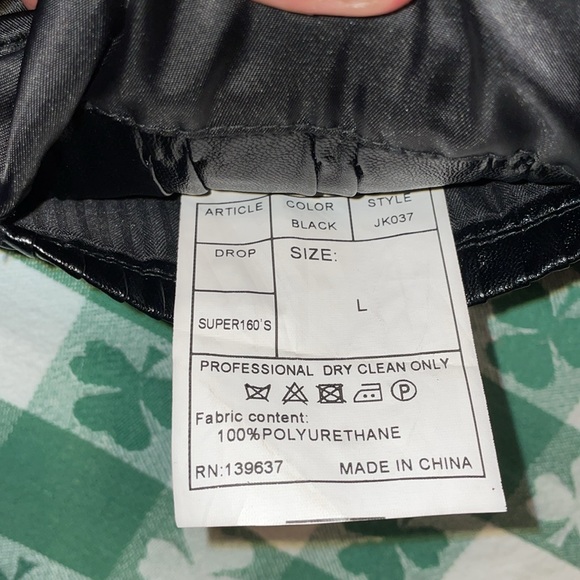 Black Polyurethane bomber jacket (Fine Tailored Clothing company! By Lanzino. - Picture 11 of 17